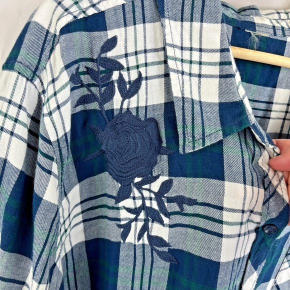 Upcycled Womens Blue Plaid Long Sleeve Top 2X Floral Peace Sign Embroidered Rose - Picture 2 of 6